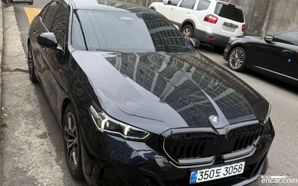 BMW 5 Series 520i M 2025 — миниатюра 2