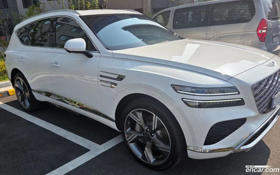 Genesis GV80 2.5T AWD 2025 — фото 1, купить с доставкой в Москву