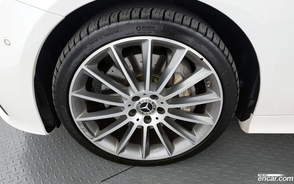 Mercedes-Benz E-Class E450 4MATIC 2023 — миниатюра 5
