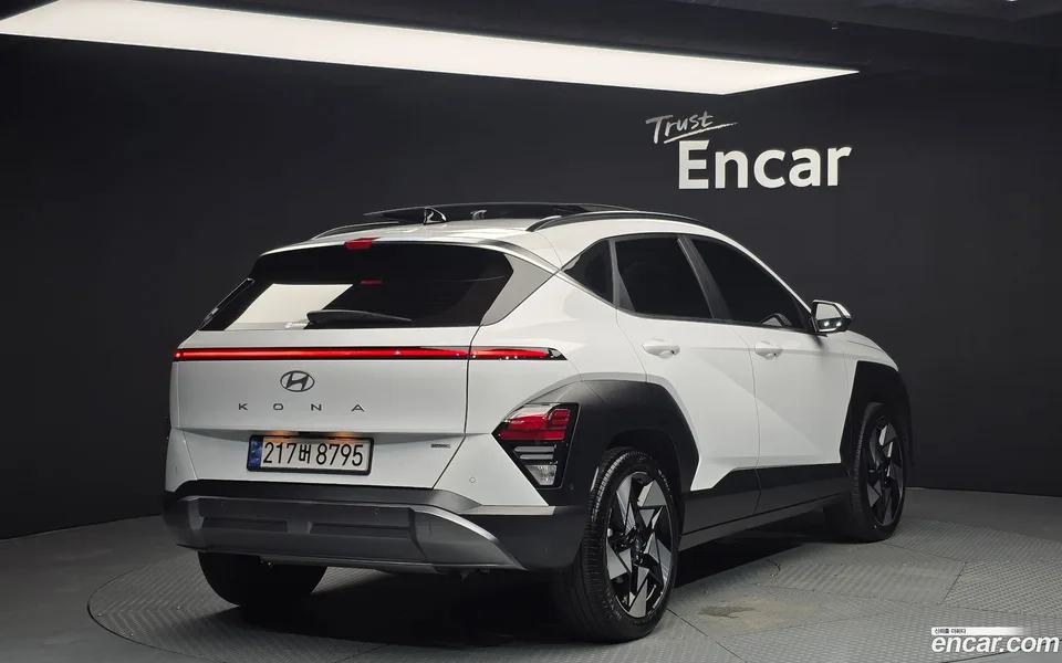 Hyundai Kona 1.6 4WD 2023 — миниатюра 2