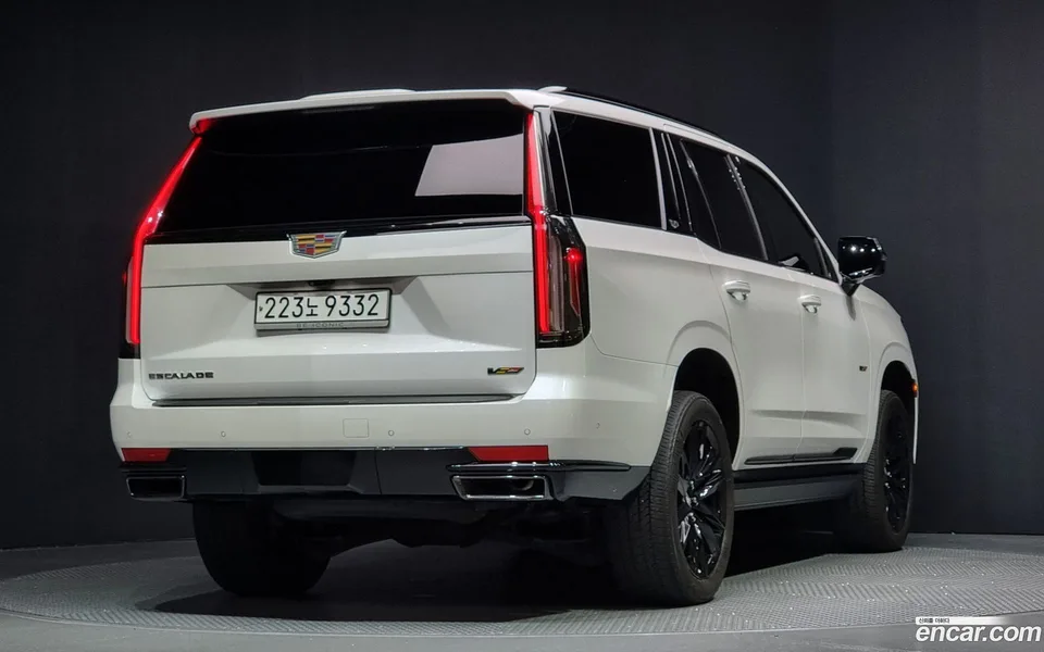 Cadillac Escalade 6.2 2023 — миниатюра 2