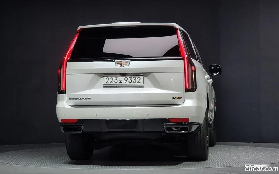 Cadillac Escalade 6.2 2023 — миниатюра 4