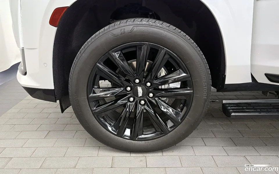 Cadillac Escalade 6.2 2023 — миниатюра 5