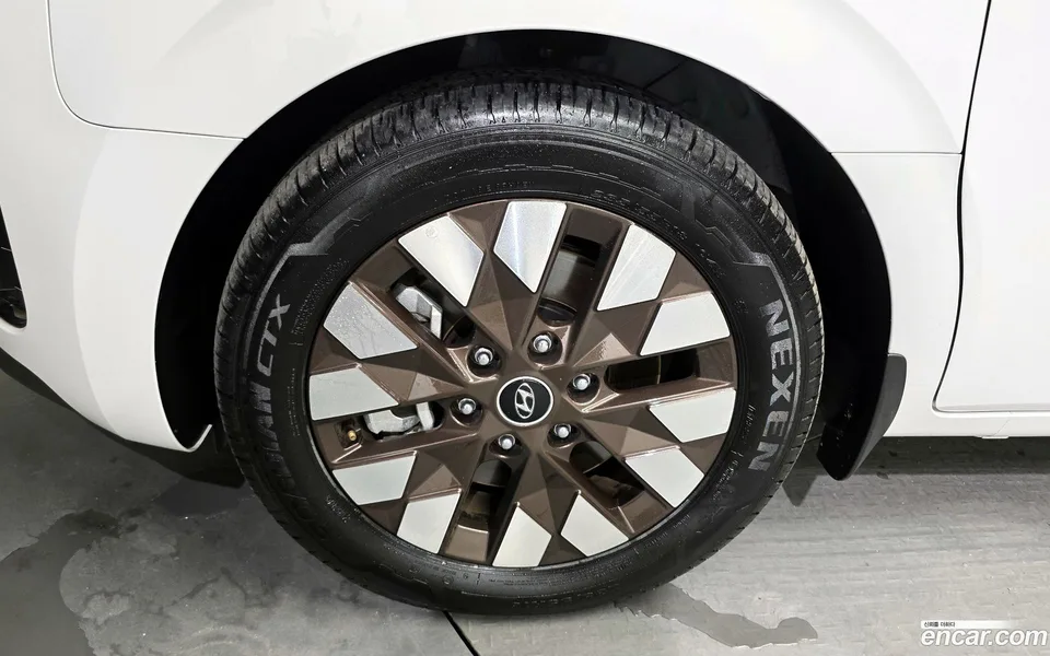 Hyundai Staria 2WD 2024 — миниатюра 5