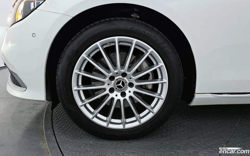 Mercedes-Benz E-Class E250 2023 — миниатюра 5