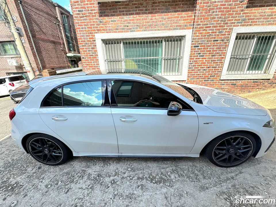 Mercedes-Benz A-Class AMG A45 4MATIC+ 2023 — миниатюра 3