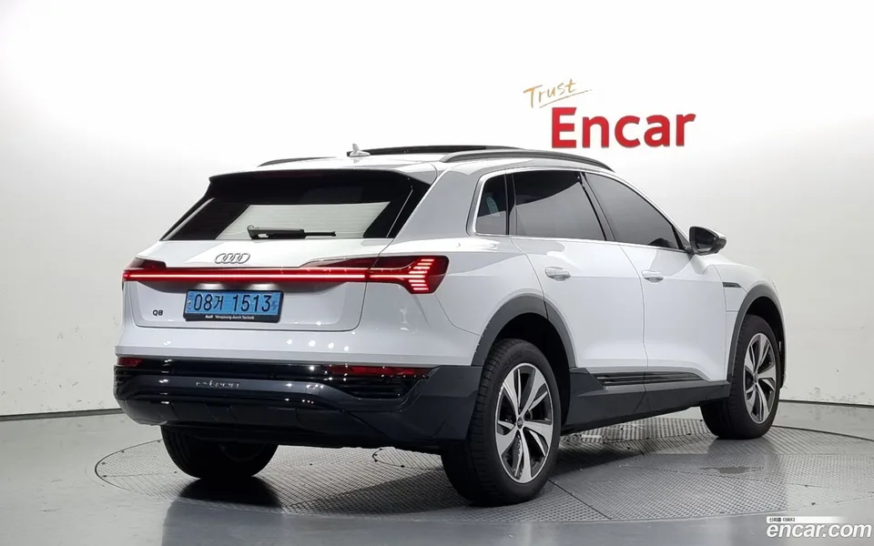 Audi Q8 e-tron 55 2024 — миниатюра 2