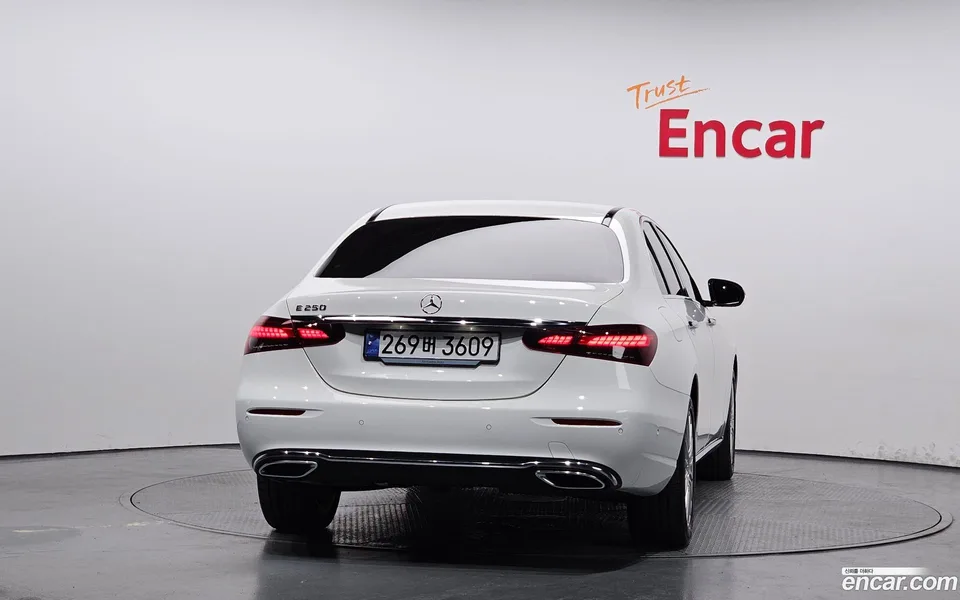 Mercedes-Benz E-Class E250 2023 — миниатюра 4