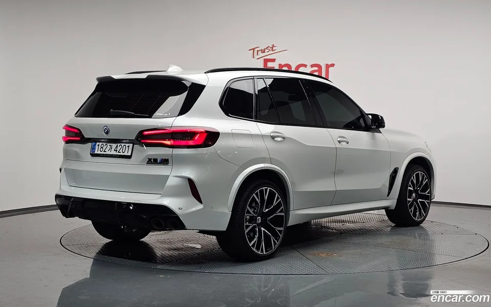 BMW X5M 4.4 2023 — миниатюра 2