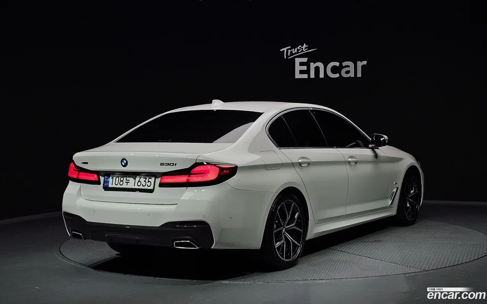 BMW 5 Series 530i xDrive M 2023 — миниатюра 2