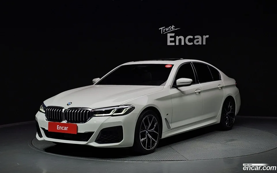BMW 5 Series 530i xDrive M 2023 — фото 1, купить с доставкой в Москву