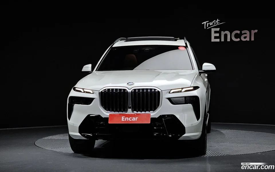 BMW X7 xDrive 40i M 7 2025 — миниатюра 3