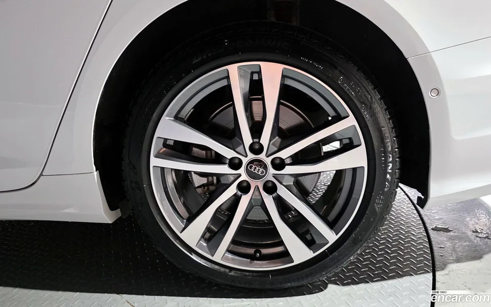 Audi A6 45 TFSI 2023 — миниатюра 5