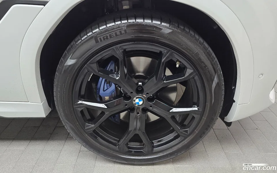 BMW X6 xDrive40i M 2023 — миниатюра 5