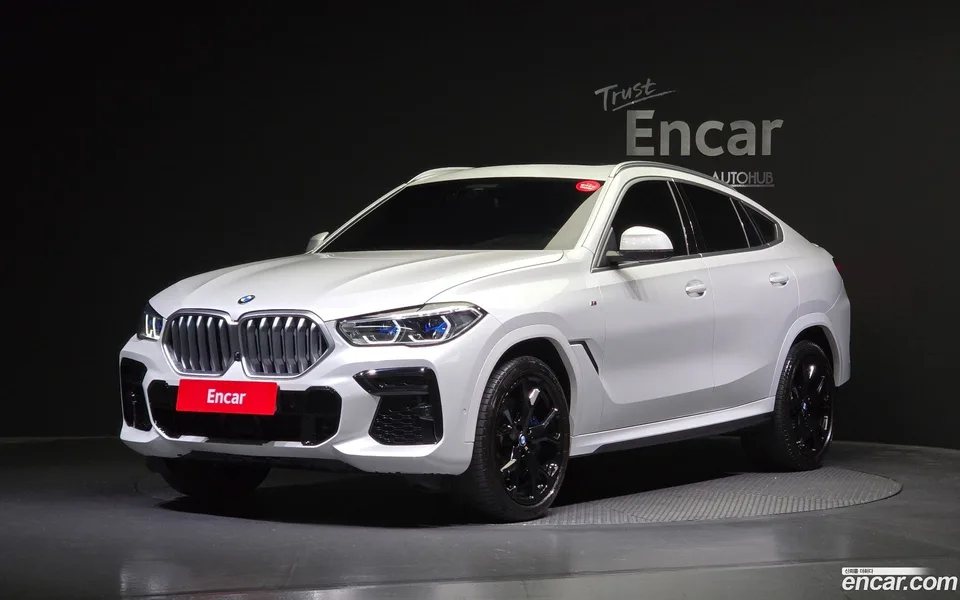 BMW X6 xDrive40i M 2023 — фото 1, купить с доставкой в Москву