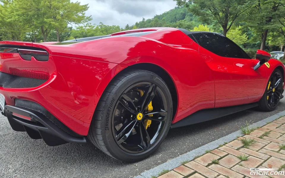 Ferrari 296 GTS 3.0 V6 2024 — миниатюра 2
