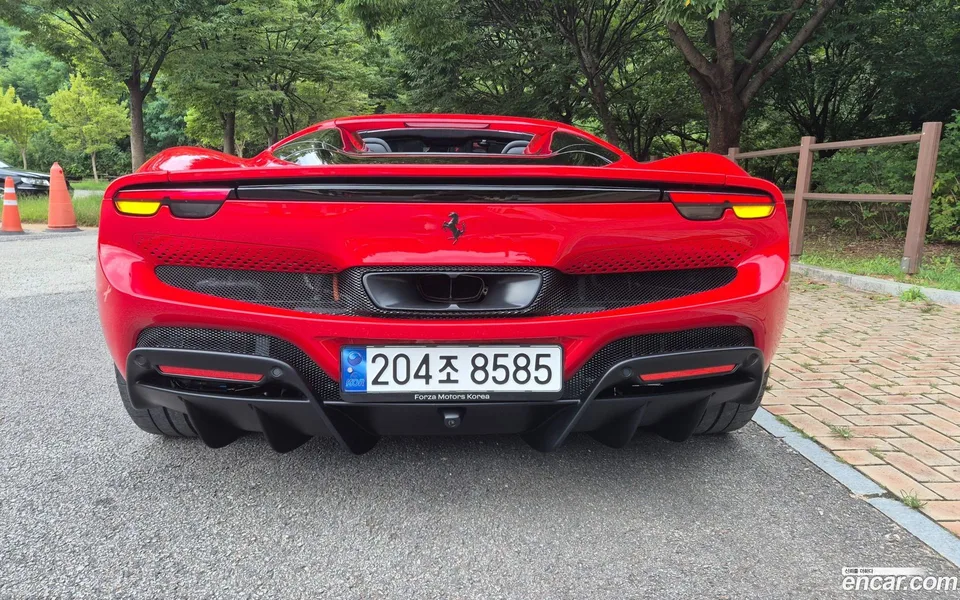 Ferrari 296 GTS 3.0 V6 2024 — миниатюра 4