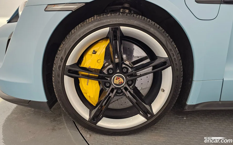 Porsche Taycan S 2023 — миниатюра 5