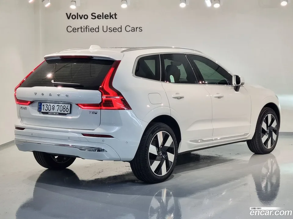 Volvo XC60 T8 2025 — миниатюра 2