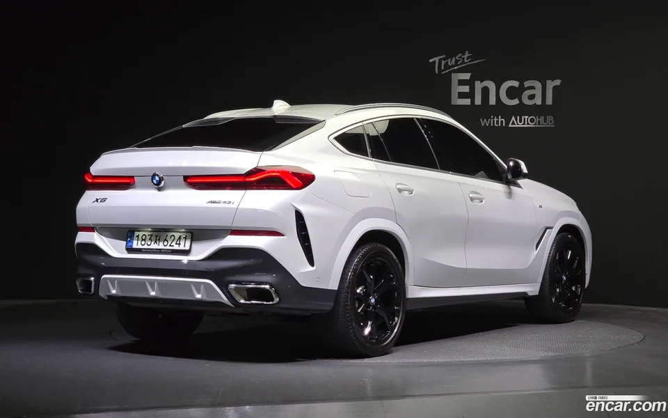 BMW X6 xDrive40i M 2023 — миниатюра 2