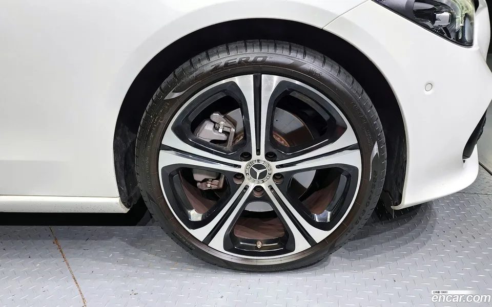 Mercedes-Benz C-Class C300 4MATIC 2023 — миниатюра 5