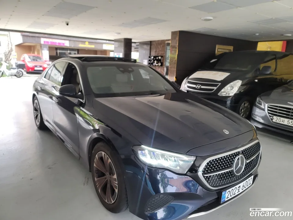 Mercedes-Benz E-Class E200 2024 — миниатюра 3