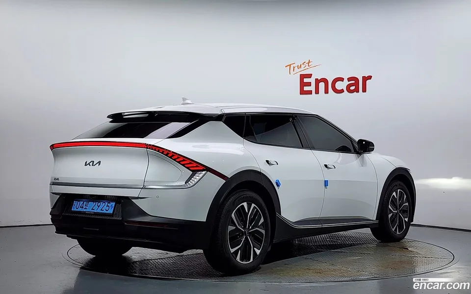 Kia EV6 2022 — миниатюра 2