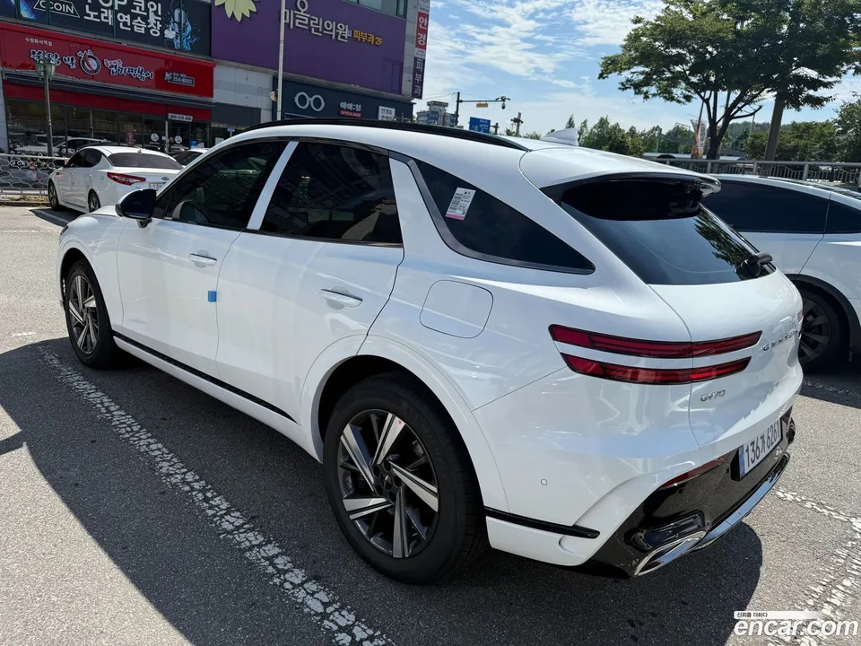Genesis GV70 2.5T 2WD 2025 — миниатюра 5