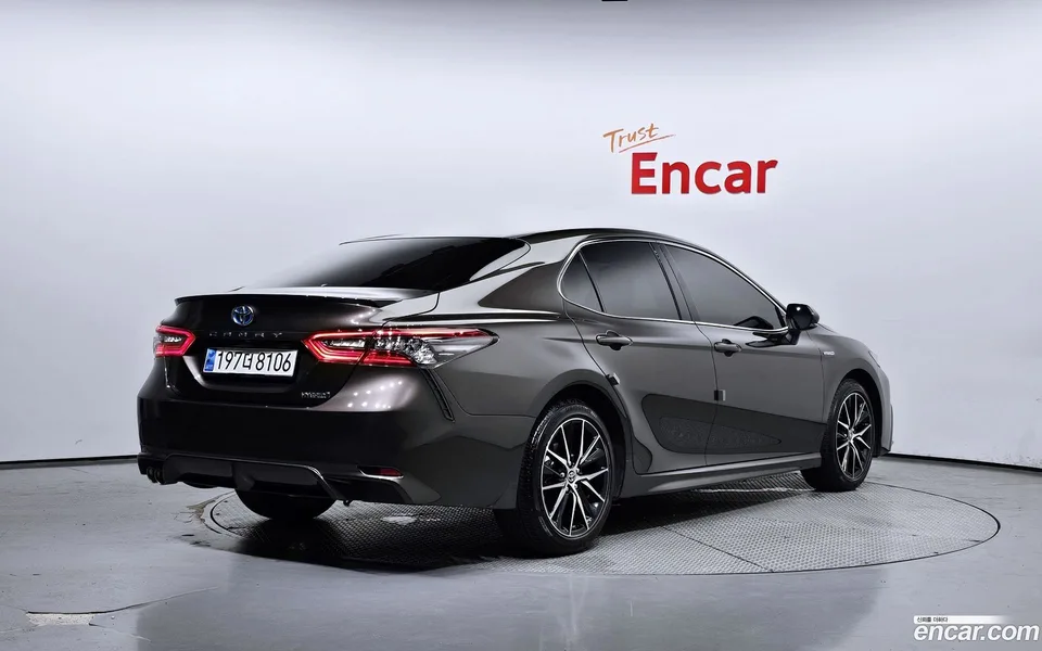 Toyota Camry 2.5 XSE 2023 — миниатюра 2