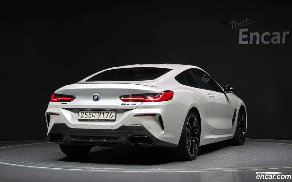 BMW 8 Series M850i xDrive 2025 — миниатюра 2