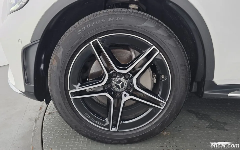 Mercedes-Benz GLC-Class GLC300 4MATIC 2023 — миниатюра 5