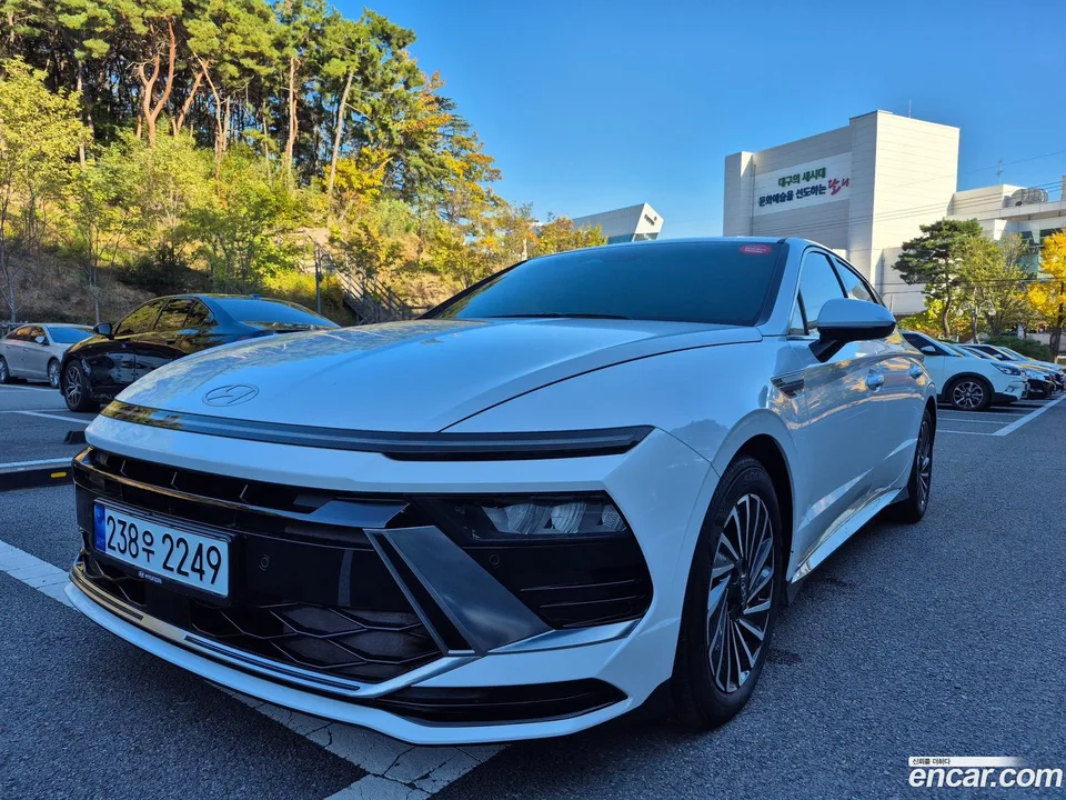 Hyundai Sonata The Edge Hybrid 2023 — фото 1, купить с доставкой в Москву