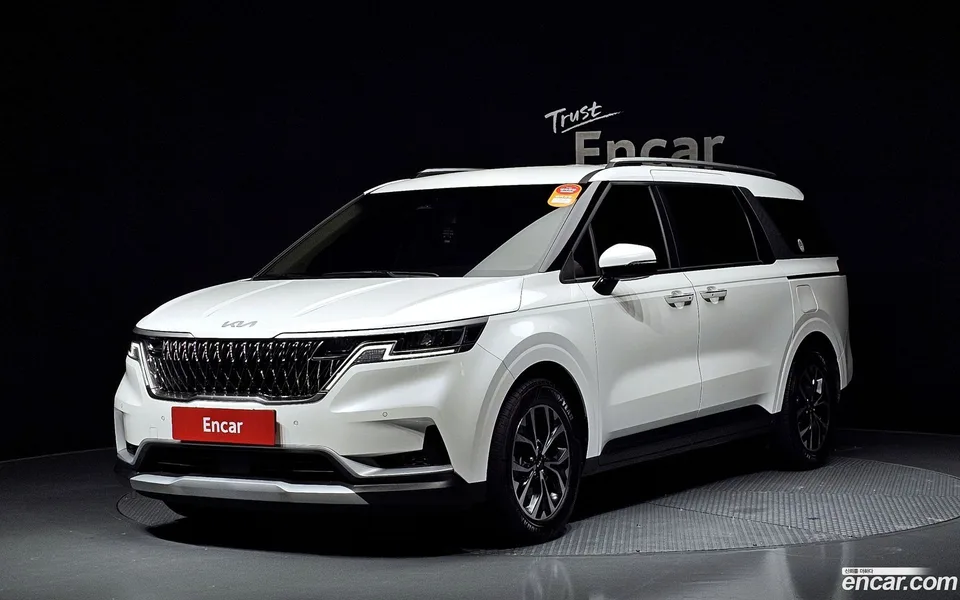 Kia Carnival 9 2023 — фото 1, купить с доставкой в Москву