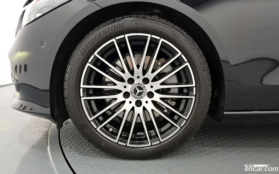 Mercedes-Benz C-Class C300 4MATIC 2024 — миниатюра 5
