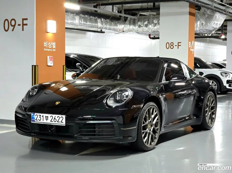 Porsche 911 (992) 4S 2024 — миниатюра 4
