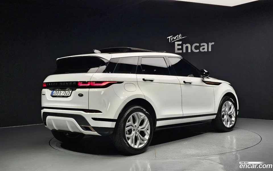 Land Rover Range Rover Evoque P250 R- SE 2023 — миниатюра 2