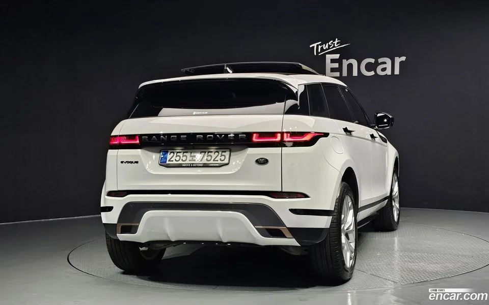 Land Rover Range Rover Evoque P250 R- SE 2023 — миниатюра 4