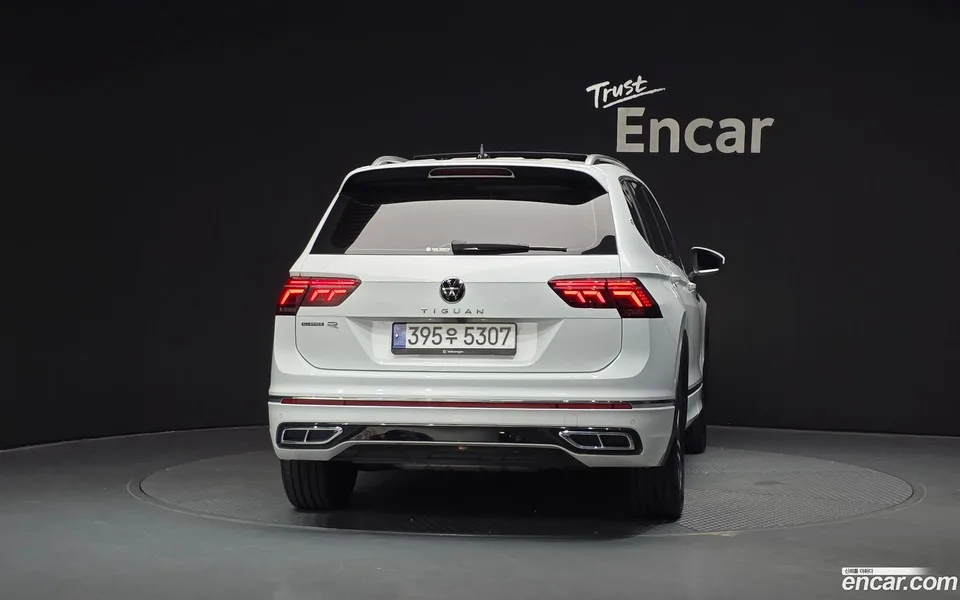 Volkswagen Tiguan Allspace 2.0 TSI R-Line 2023 — миниатюра 4
