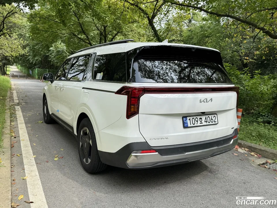 Kia Carnival HEV 9 2025 — миниатюра 2