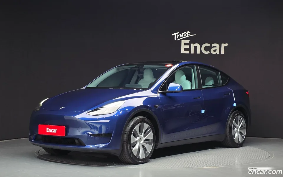 Tesla Model Y RWD 2024 — фото 1, купить с доставкой в Москву