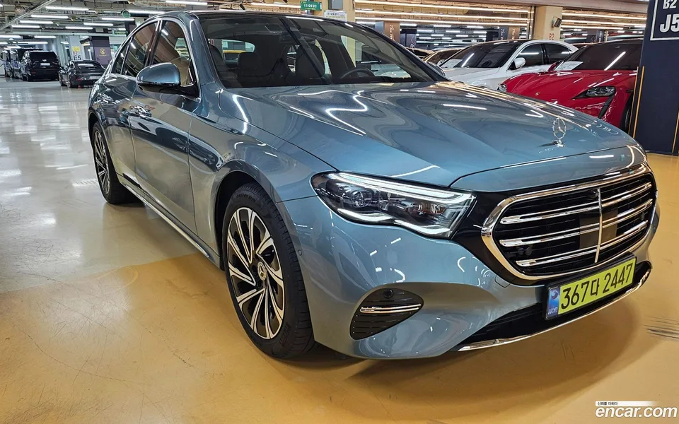 Mercedes-Benz E-Class E300 4MATIC 2024 — миниатюра 3
