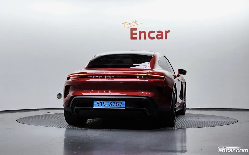 Porsche Taycan 2025 — миниатюра 4