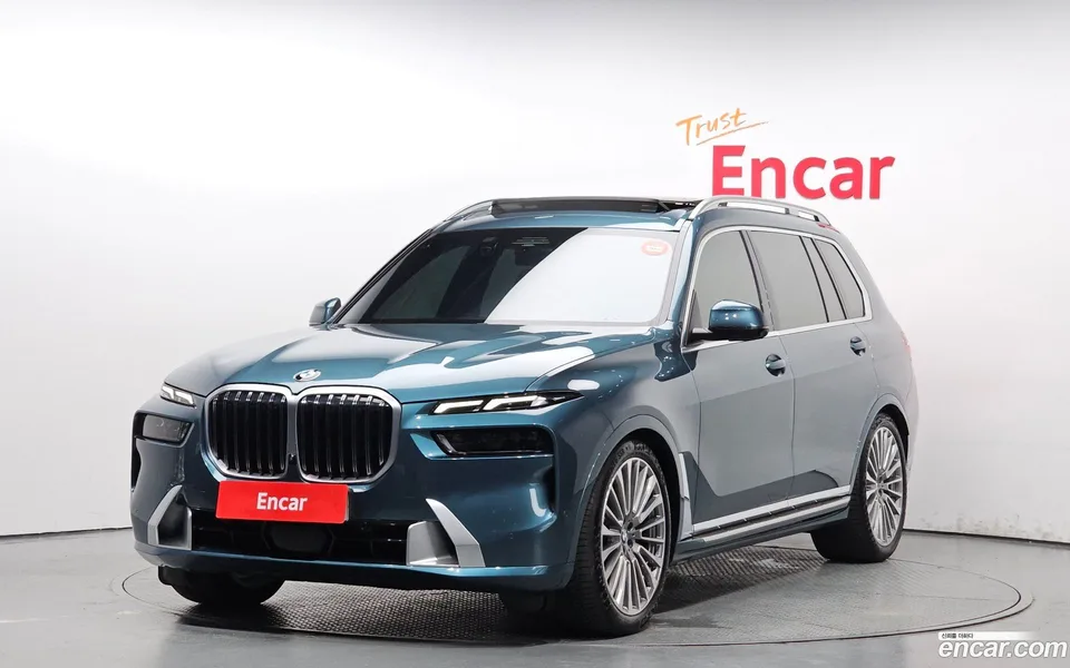 BMW X7 xDrive 40i 6 2023 — фото 1, купить с доставкой в Москву