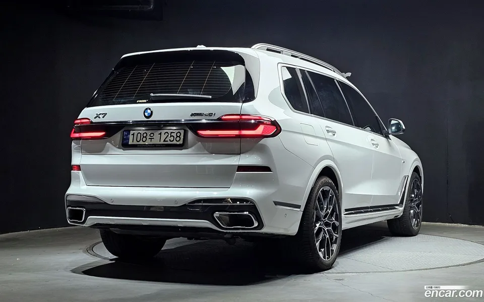 BMW X7 xDrive 40i M 6 2023 — миниатюра 2