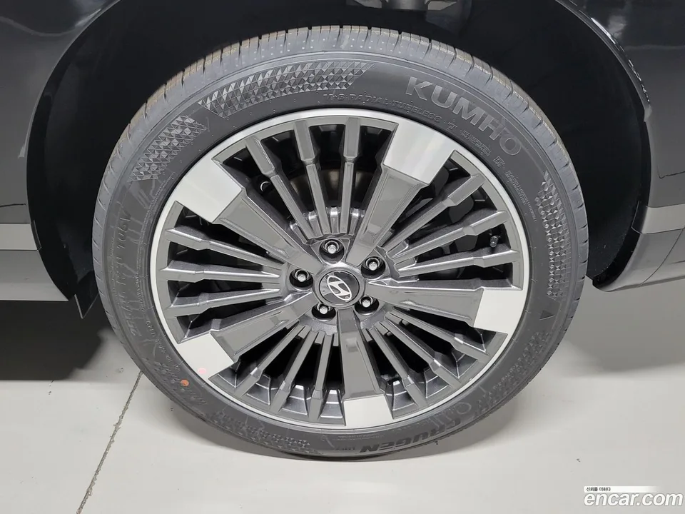 Hyundai Santa Fe HEV 1.6 2WD 2025 — миниатюра 5