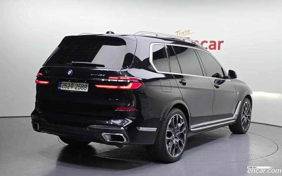 BMW X7 xDrive 40d M 7 2024 — миниатюра 2