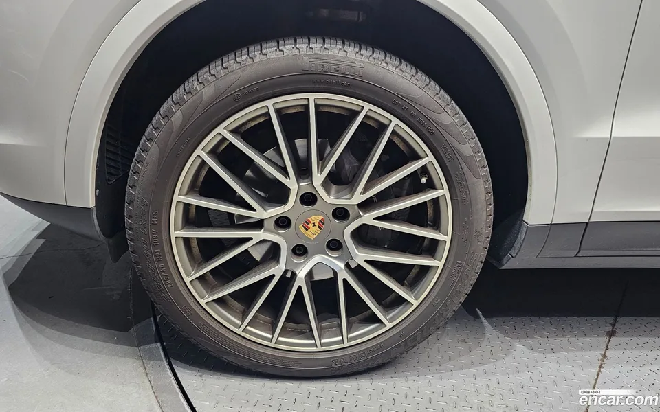 Porsche Cayenne 3.0 2023 — миниатюра 5