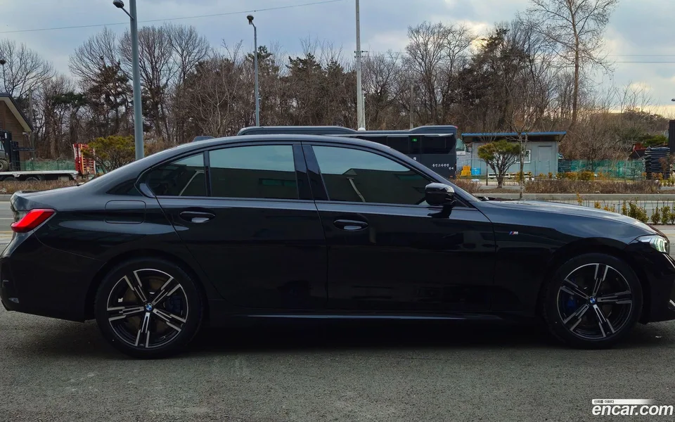 BMW 3 Series 320i M 2025 — миниатюра 3