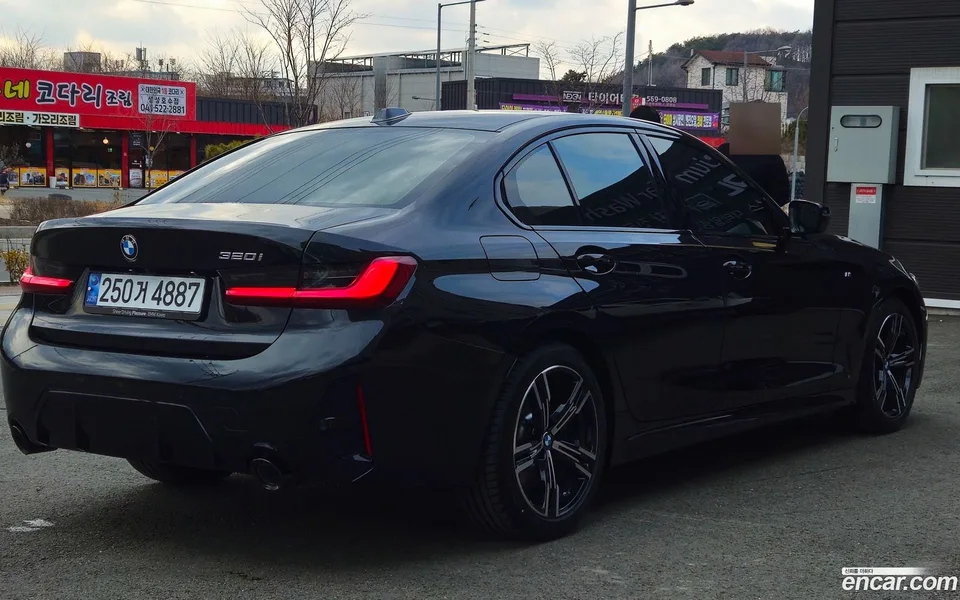 BMW 3 Series 320i M 2025 — миниатюра 4