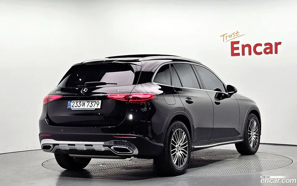 Mercedes-Benz GLC-Class GLC300 4MATIC 2024 — миниатюра 2